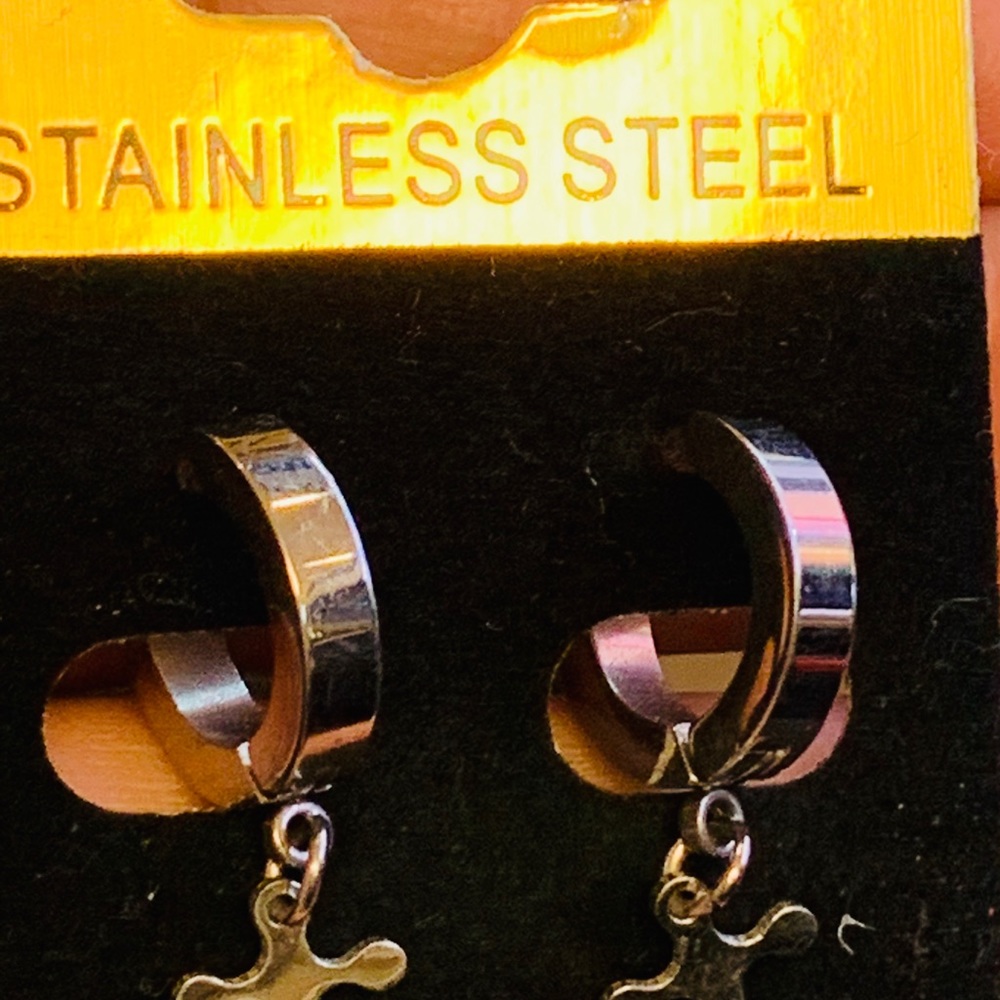 Men’s earrings